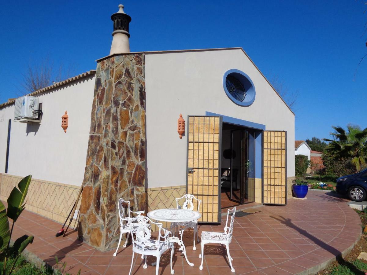 Casa Los Jinetes การ์โมนา ภายนอก รูปภาพ